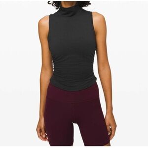 Lululemon Women's See The Horizon Mock Neck Top Size M Stretch Tight Fitting